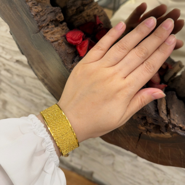 Zarif ve Göz Alıcı: Altın Kaplama Hasır Bileklik, Özel Seri 3